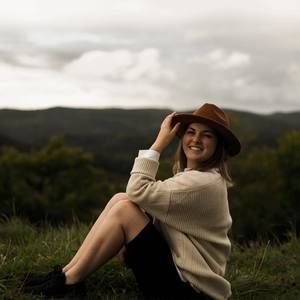 Meet your Posher, Camille